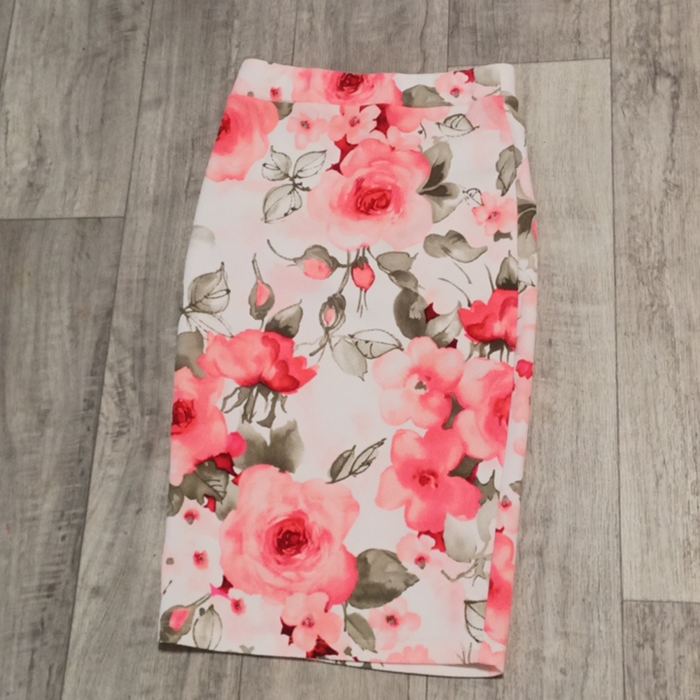 Womens Skirt Or top Sz small med Privately Privileged Spring Fling Flowers b43